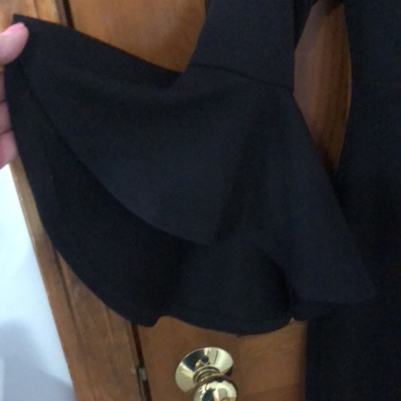 Black bell sleeved cocktail dress. JR sz 3. Mid thigh. Back zip. Worn 1x - Picture 5 of 5